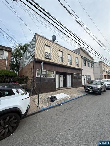 390 Totowa Avenue, Paterson, NJ 07502