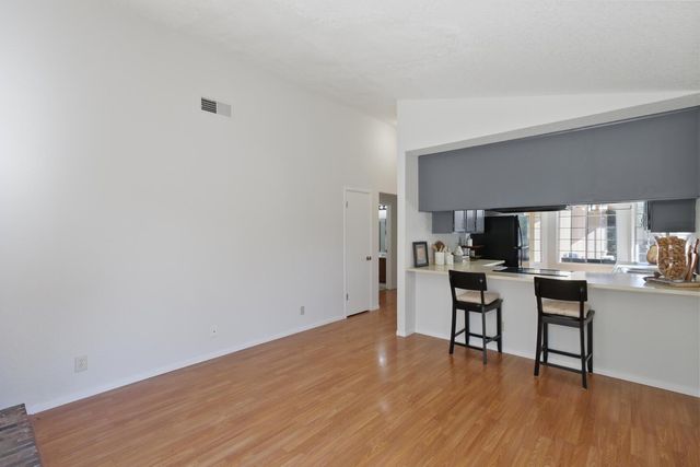 4406 Sunrise Ct, Davis, CA 95618