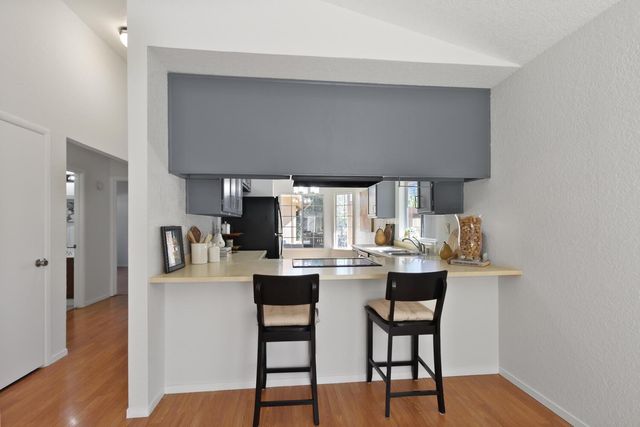 4406 Sunrise Ct, Davis, CA 95618