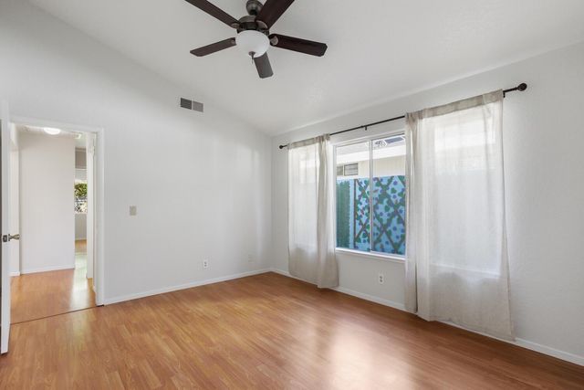 4406 Sunrise Ct, Davis, CA 95618