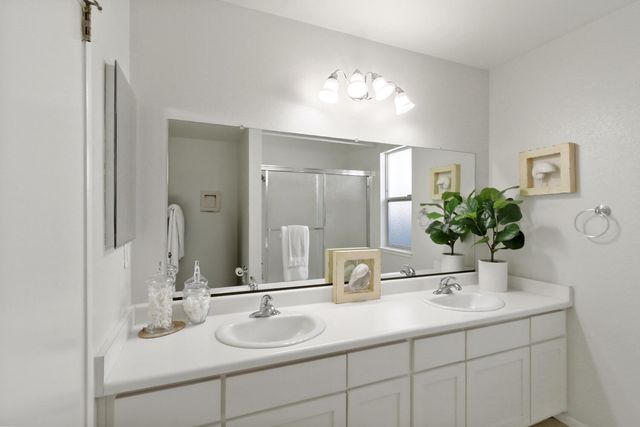 4406 Sunrise Ct, Davis, CA 95618