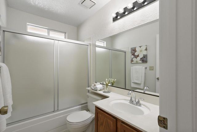 4406 Sunrise Ct, Davis, CA 95618