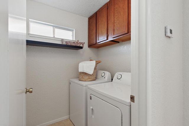 4406 Sunrise Ct, Davis, CA 95618