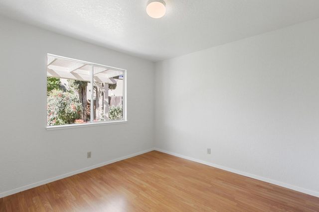 4406 Sunrise Ct, Davis, CA 95618