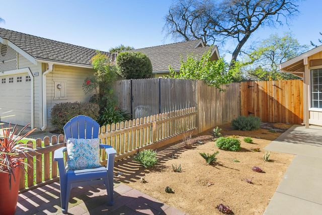 4406 Sunrise Ct, Davis, CA 95618
