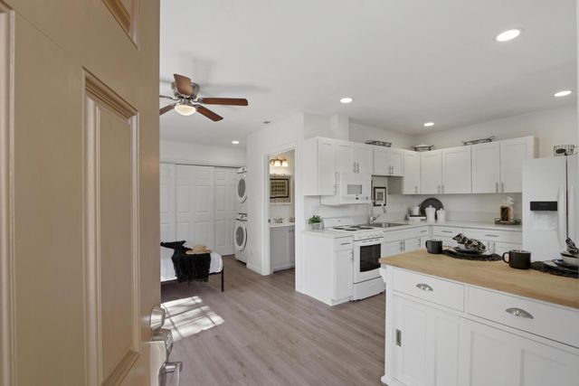 4406 Sunrise Ct, Davis, CA 95618