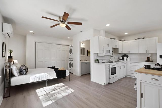 4406 Sunrise Ct, Davis, CA 95618