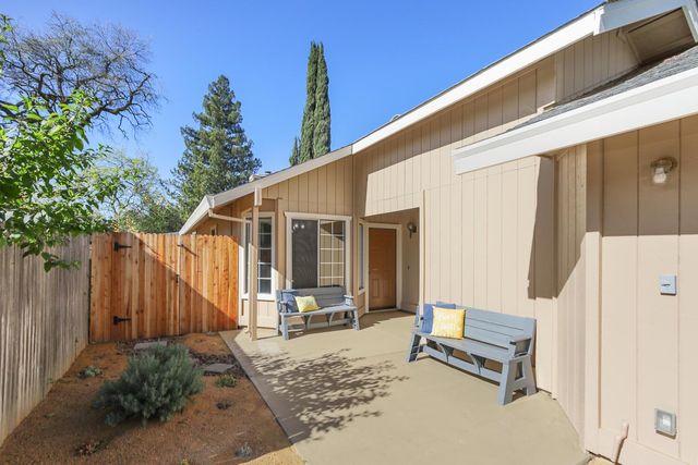 4406 Sunrise Ct, Davis, CA 95618