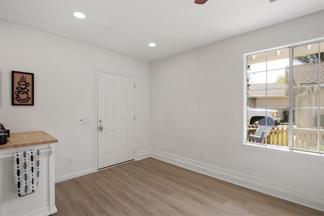 4406 Sunrise Ct, Davis, CA 95618