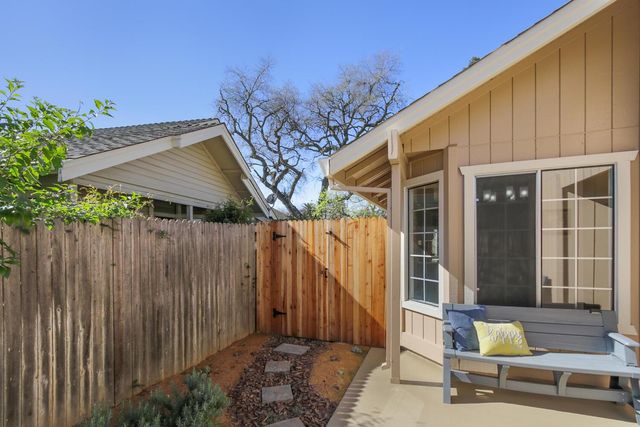 4406 Sunrise Ct, Davis, CA 95618