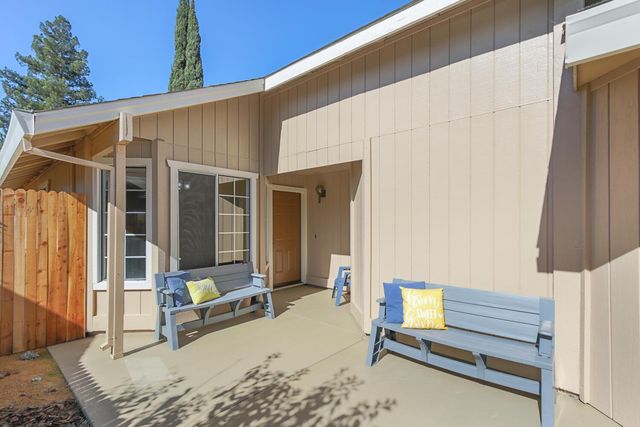 4406 Sunrise Ct, Davis, CA 95618