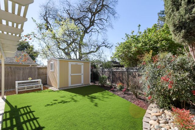 4406 Sunrise Ct, Davis, CA 95618