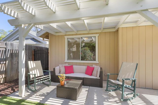 4406 Sunrise Ct, Davis, CA 95618