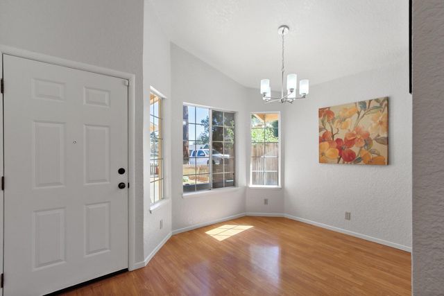 4406 Sunrise Ct, Davis, CA 95618