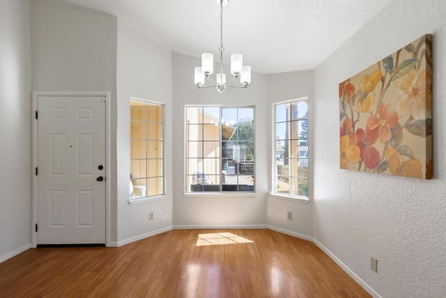 4406 Sunrise Ct, Davis, CA 95618