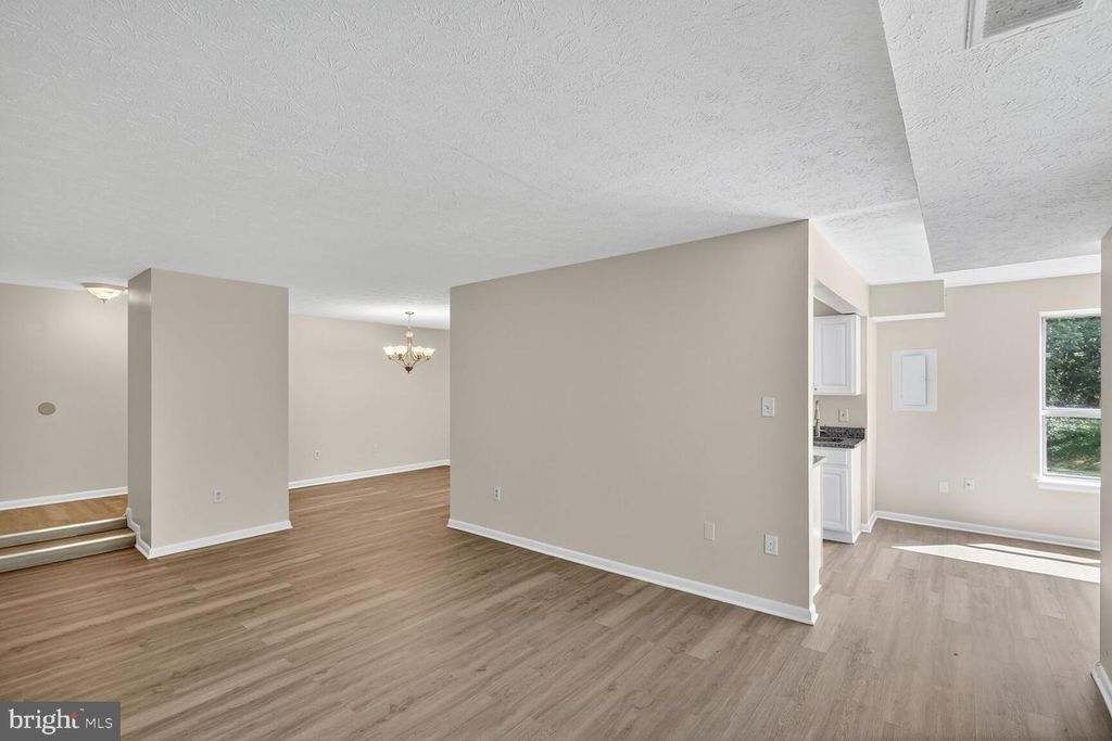 8009 MANDAN RD #102, Greenbelt, MD 20770