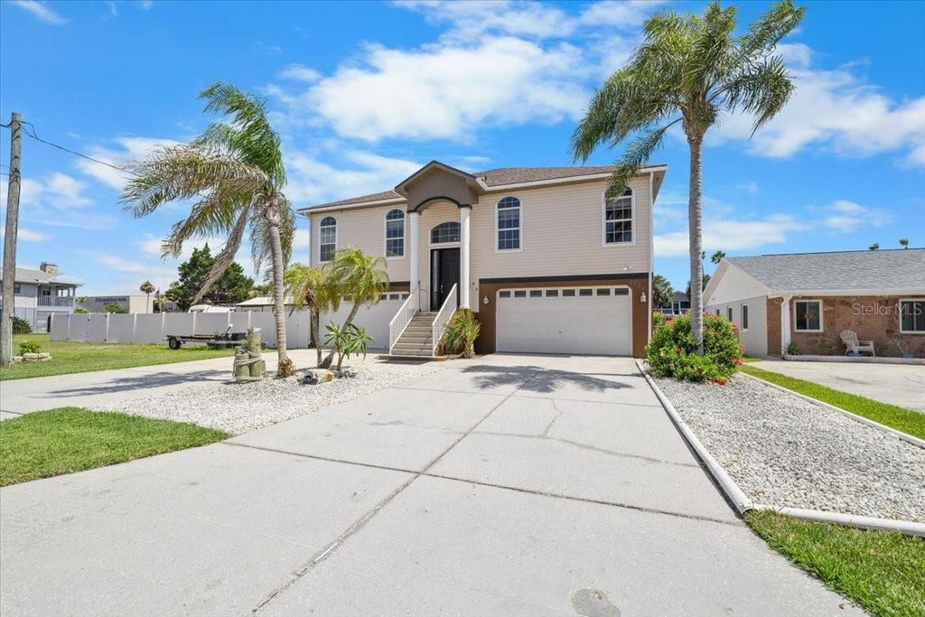 Image 7 of property listing at 4270 CARLOS COURT, Hernando Beach, FL 34607