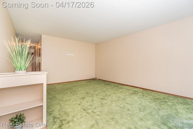 25822 Acacia Street, Southfield, MI 48033