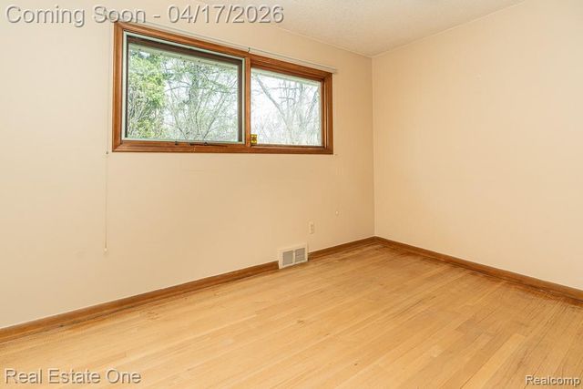 25822 Acacia Street, Southfield, MI 48033