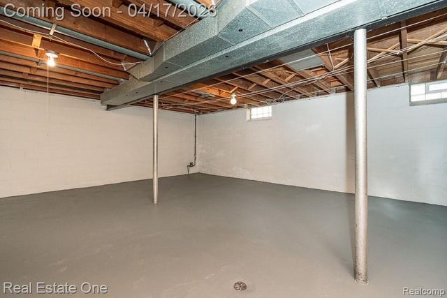 25822 Acacia Street, Southfield, MI 48033