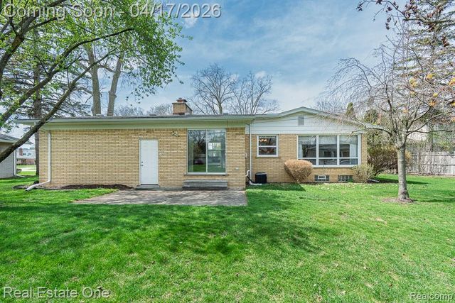 25822 Acacia Street, Southfield, MI 48033