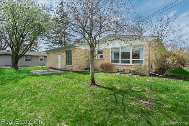 25822 Acacia Street, Southfield, MI 48033