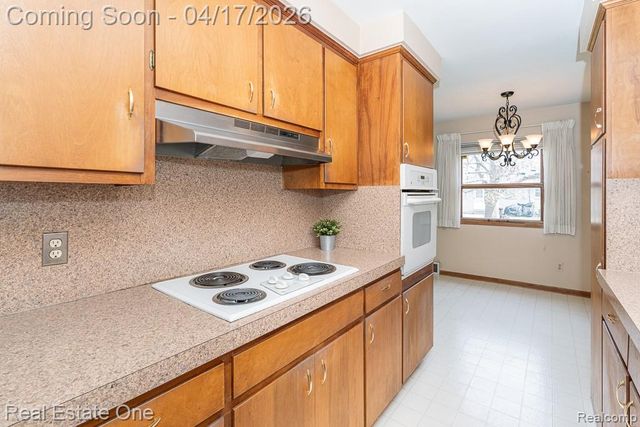 25822 Acacia Street, Southfield, MI 48033