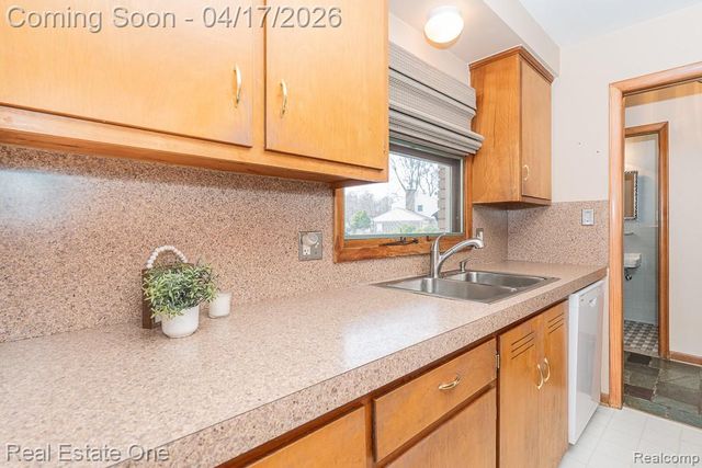 25822 Acacia Street, Southfield, MI 48033