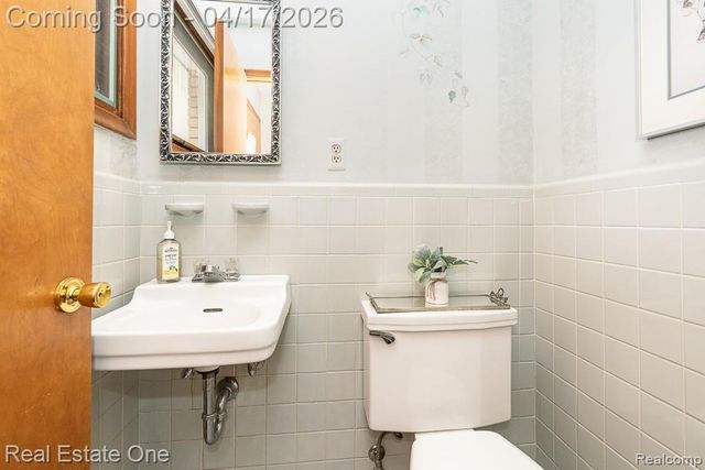 25822 Acacia Street, Southfield, MI 48033