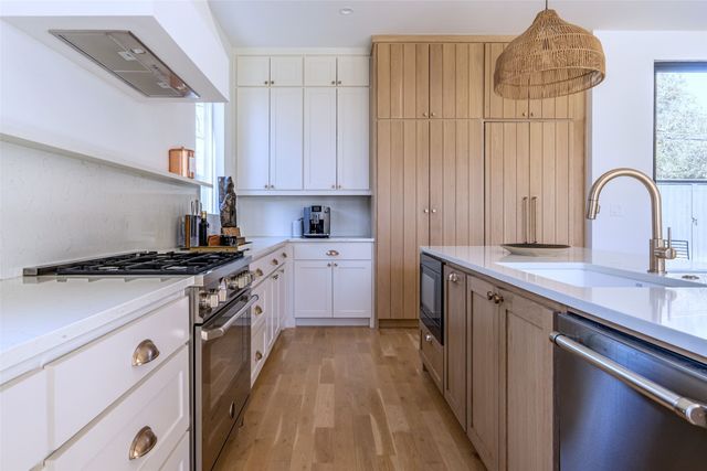 6437 Trammel Drive, Dallas, TX 75214