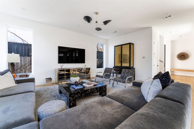 6437 Trammel Drive, Dallas, TX 75214