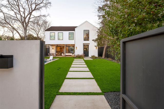 6437 Trammel Drive, Dallas, TX 75214