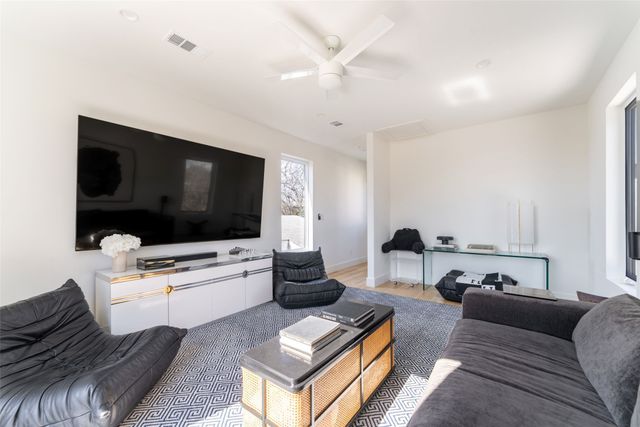 6437 Trammel Drive, Dallas, TX 75214