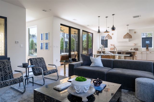 6437 Trammel Drive, Dallas, TX 75214