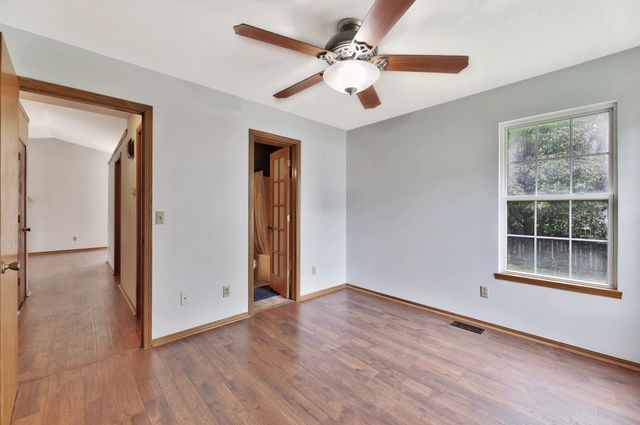 1625 N Robin Cir, Wichita, KS 67212