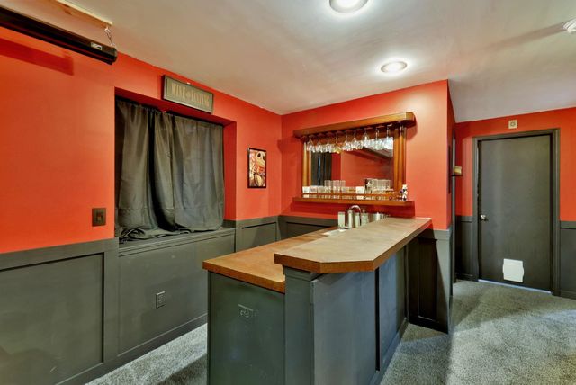 1625 N Robin Cir, Wichita, KS 67212