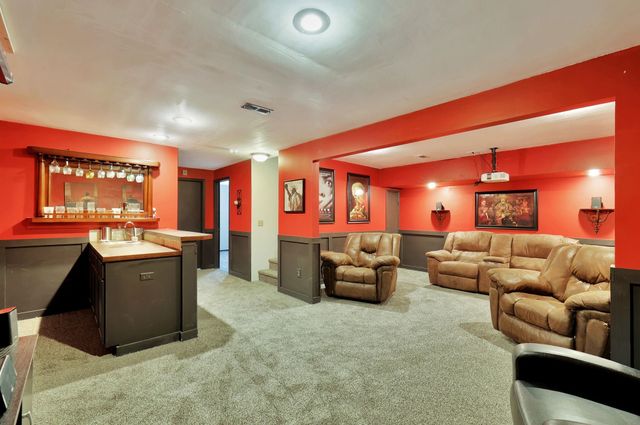 1625 N Robin Cir, Wichita, KS 67212