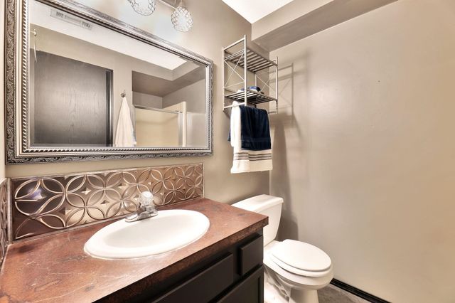 1625 N Robin Cir, Wichita, KS 67212