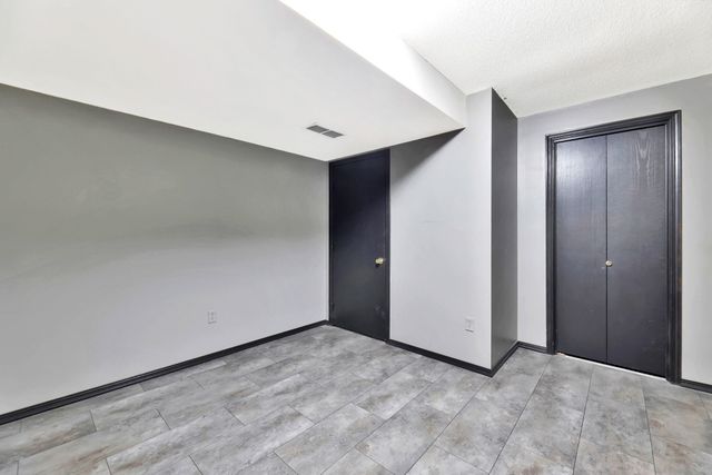 1625 N Robin Cir, Wichita, KS 67212