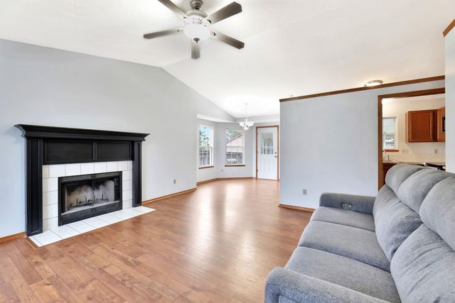 1625 N Robin Cir, Wichita, KS 67212