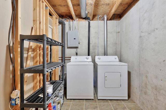 1625 N Robin Cir, Wichita, KS 67212