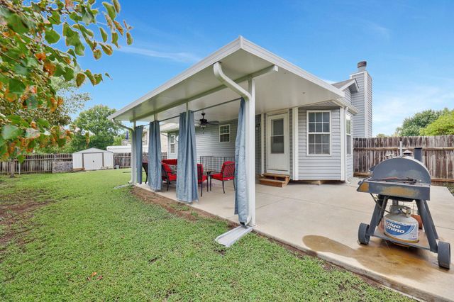 1625 N Robin Cir, Wichita, KS 67212