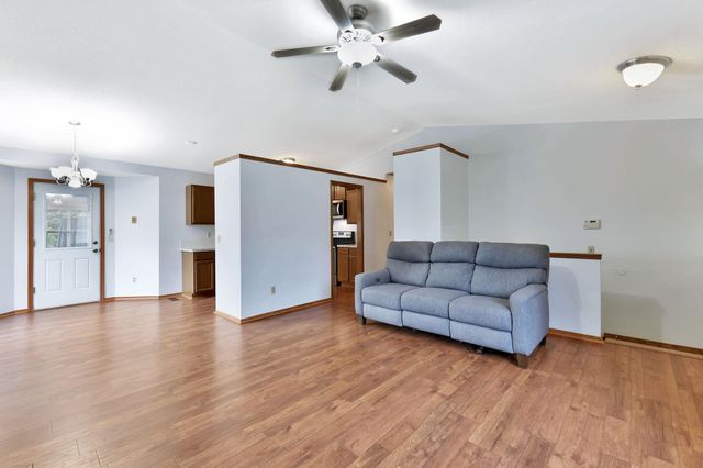 1625 N Robin Cir, Wichita, KS 67212