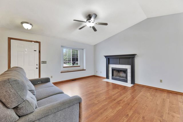 1625 N Robin Cir, Wichita, KS 67212