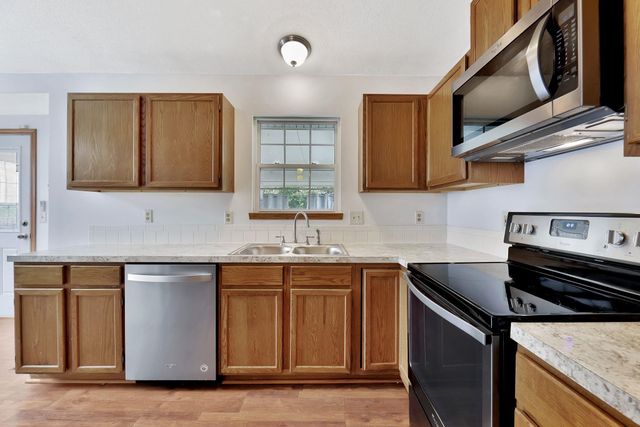 1625 N Robin Cir, Wichita, KS 67212