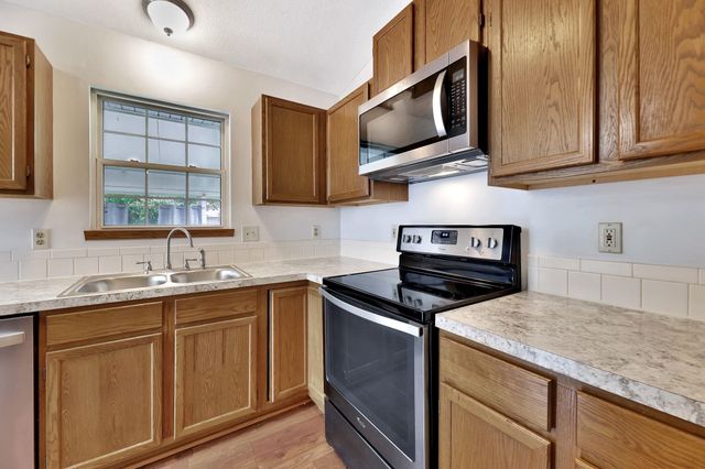 1625 N Robin Cir, Wichita, KS 67212