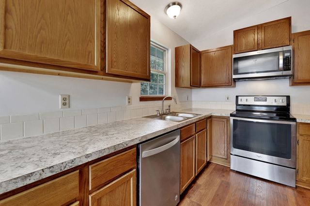 1625 N Robin Cir, Wichita, KS 67212