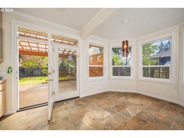 1565 SANTA ROSA St, Eugene, OR 97401