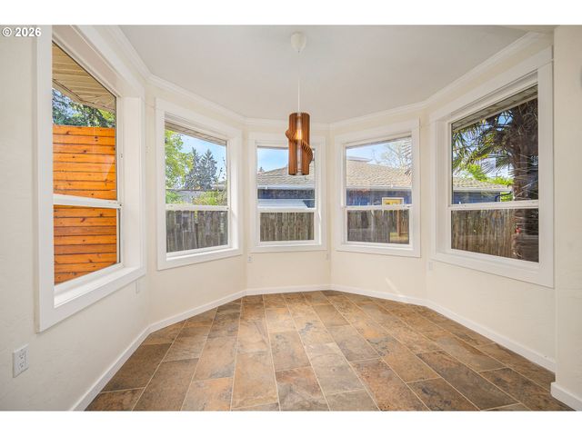 1565 SANTA ROSA St, Eugene, OR 97401