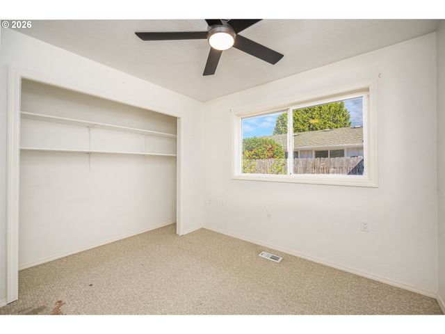 1565 SANTA ROSA St, Eugene, OR 97401